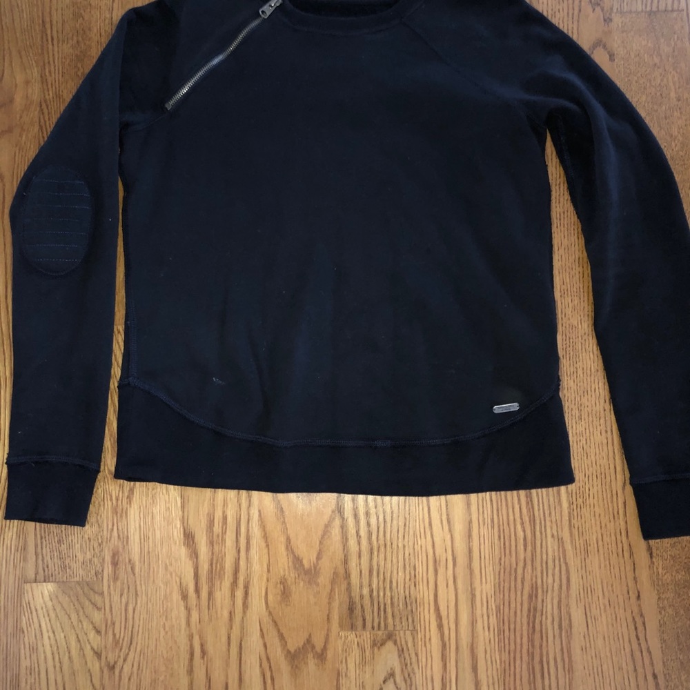 Women’s Abercrombie & Fitch sweater